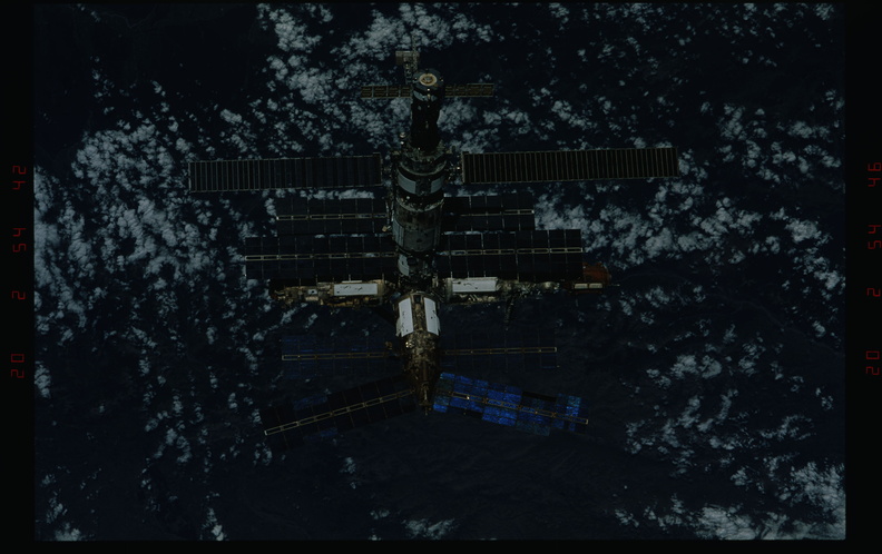 STS081-328-035.jpg