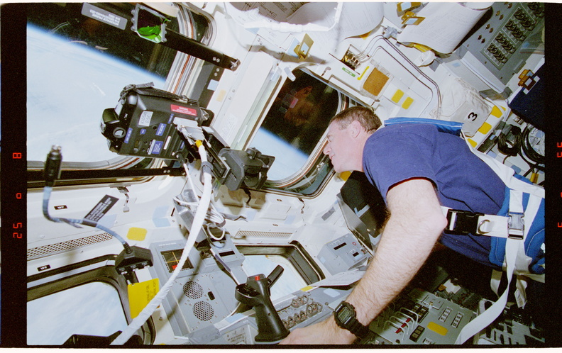 STS081-340-030.jpg