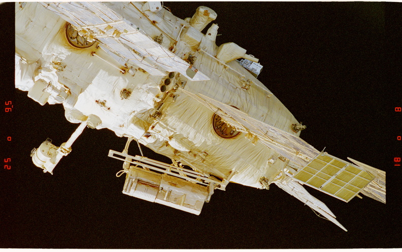 STS081-346-025.jpg