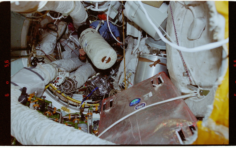 STS081-358-011.jpg