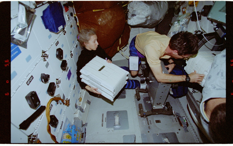 STS081-359-017.jpg