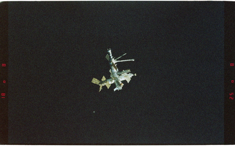STS081-364-023.jpg