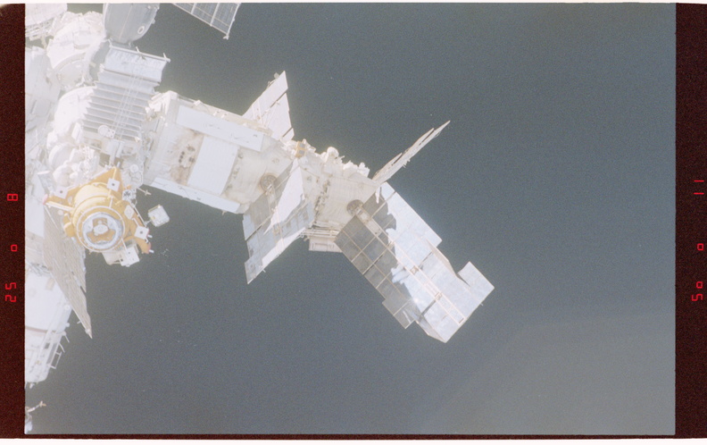 STS081-364-034.jpg