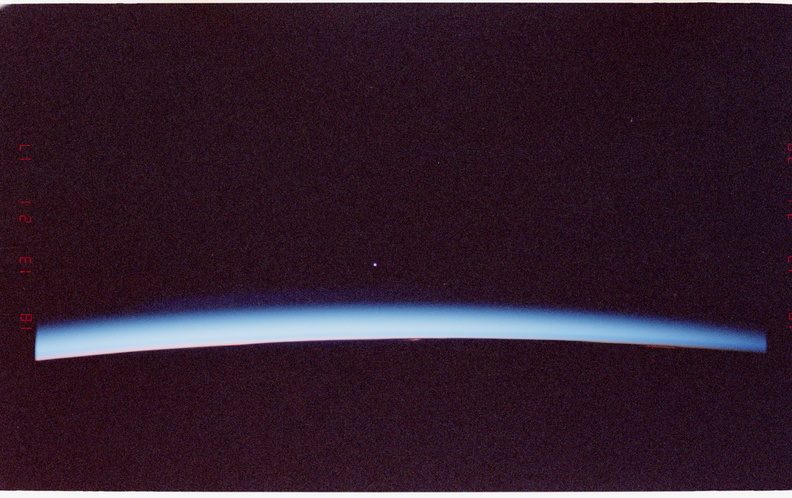 STS081-377-022.jpg
