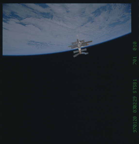 STS081-701-010.jpg