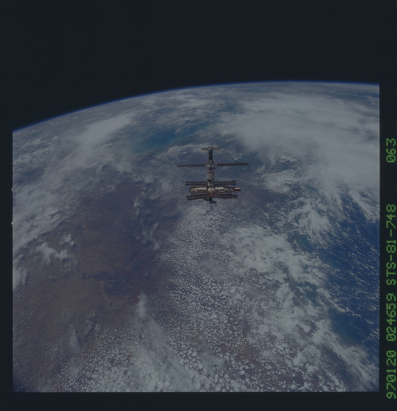 STS081-748-063.jpg