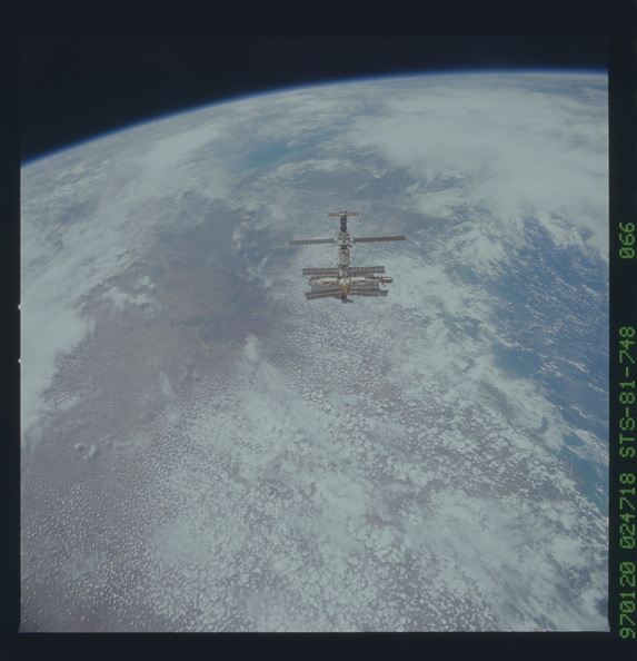 STS081-748-066.jpg