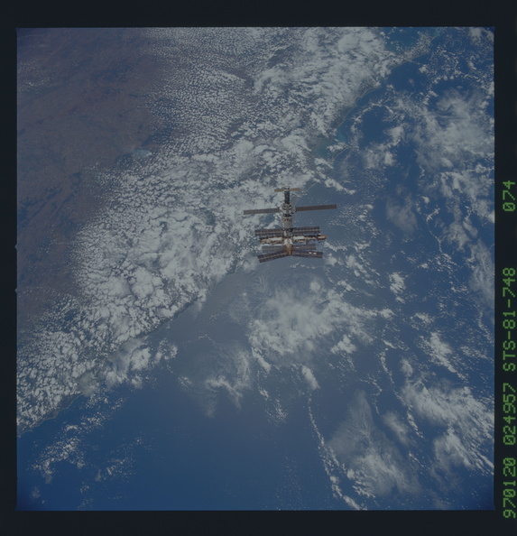 STS081-748-074.jpg
