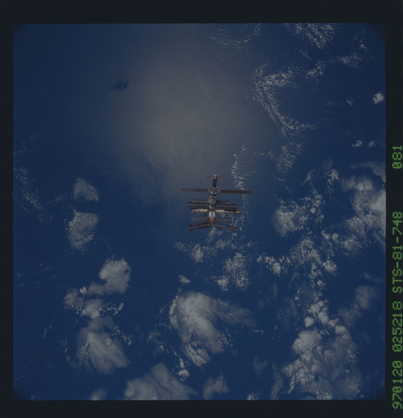 STS081-748-081.jpg