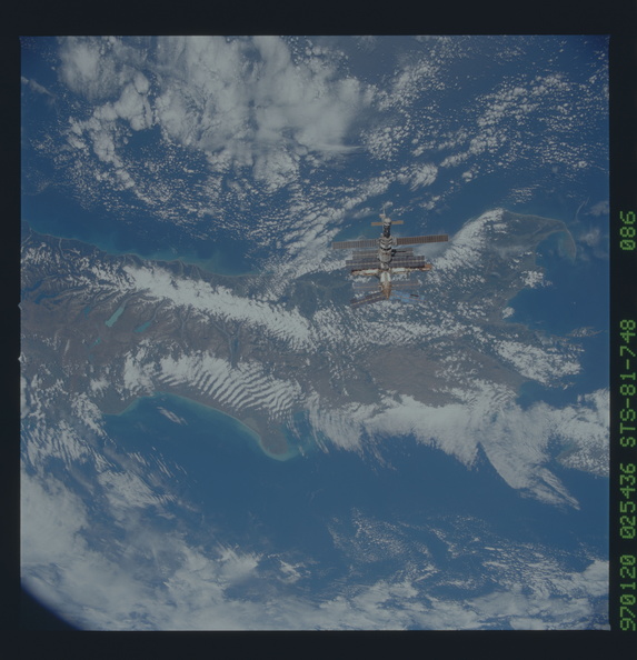 STS081-748-086.jpg