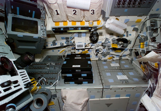 STS081-E-05935