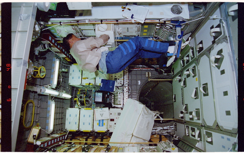 STS084-301-008.jpg