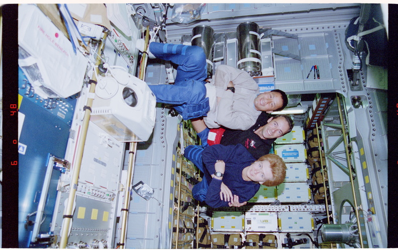 STS084-301-013.jpg