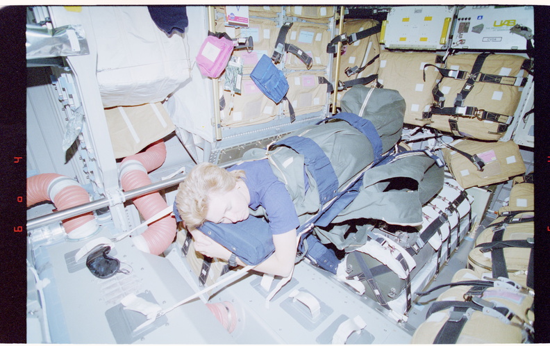 STS084-303-001.jpg