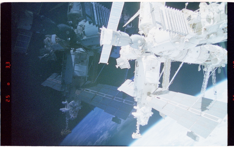 STS084-303-016.jpg