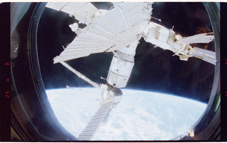 STS084-309-003.jpg