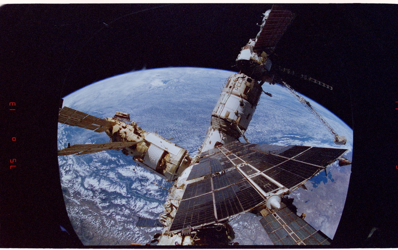 STS084-309-013.jpg