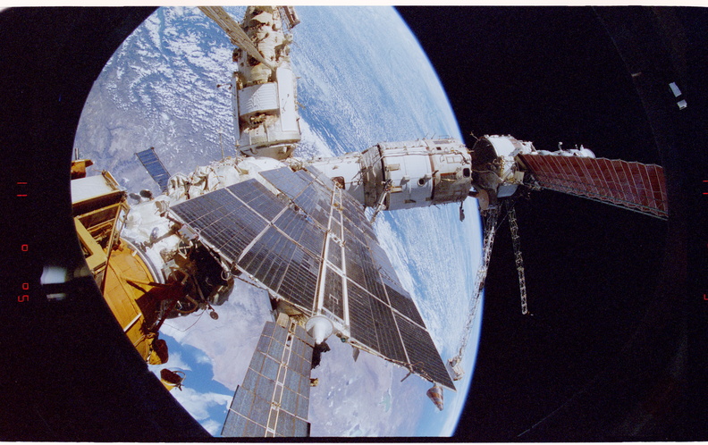 STS084-309-014.jpg