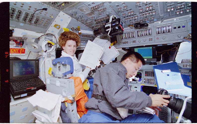 STS084-310-006.jpg