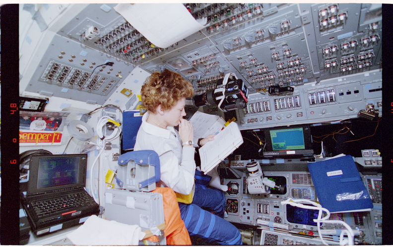 STS084-310-007.jpg