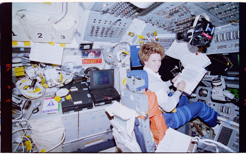 STS084-310-019.jpg