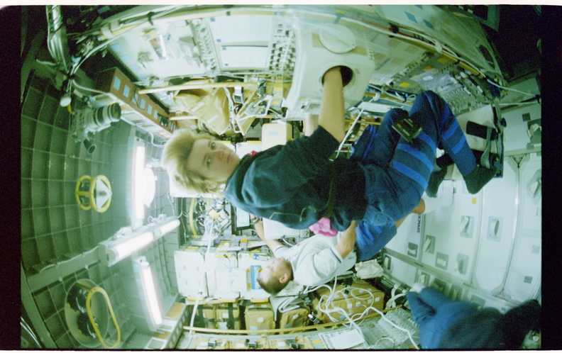 STS084-317-019.jpg