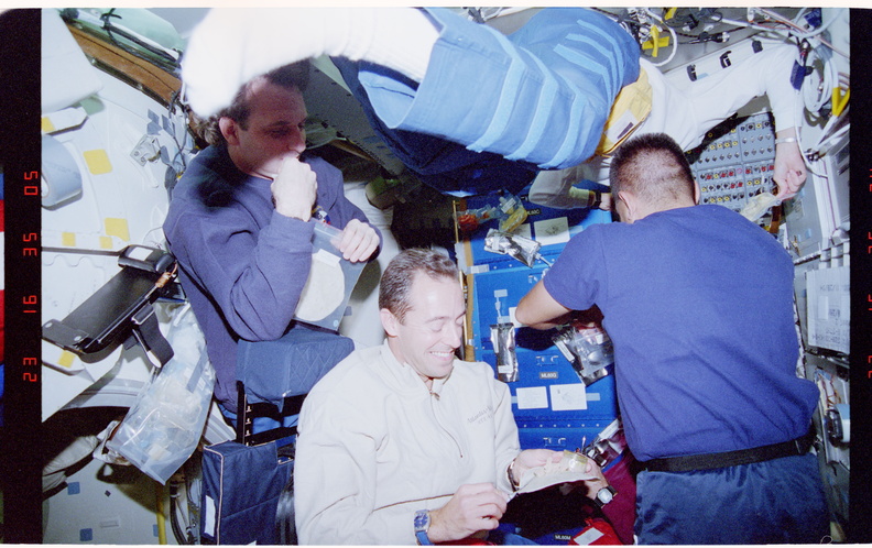 STS084-325-007.jpg