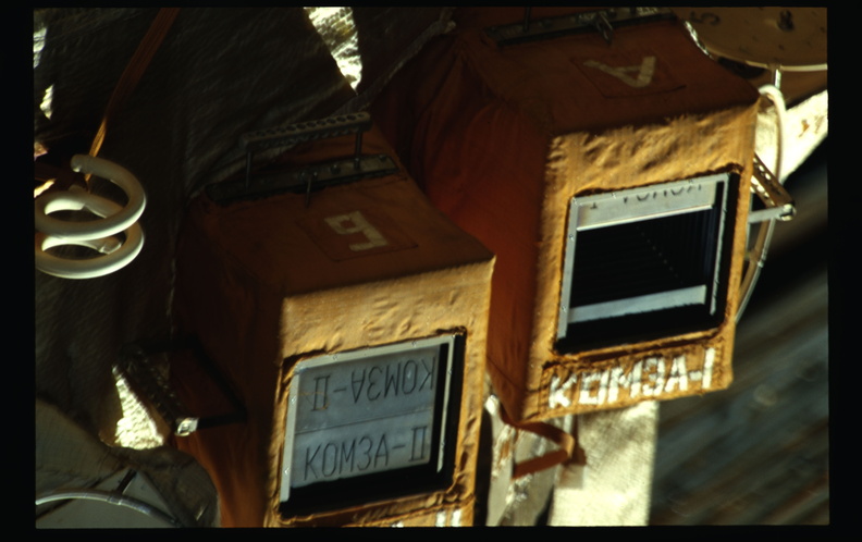 STS084-332-009.jpg