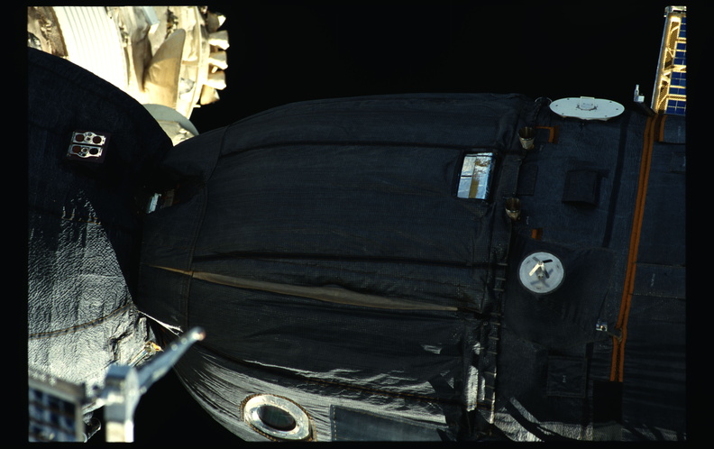 STS084-346-003.jpg