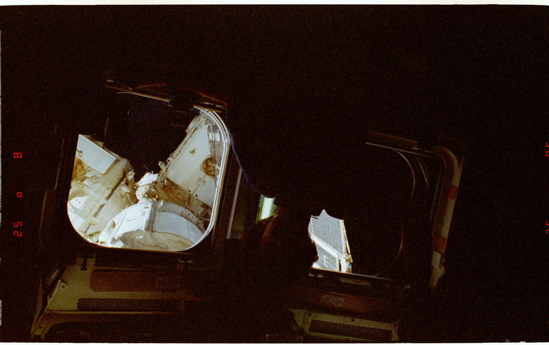 STS084-357-024.jpg