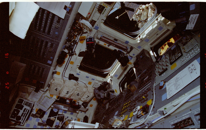 STS084-358-019.jpg