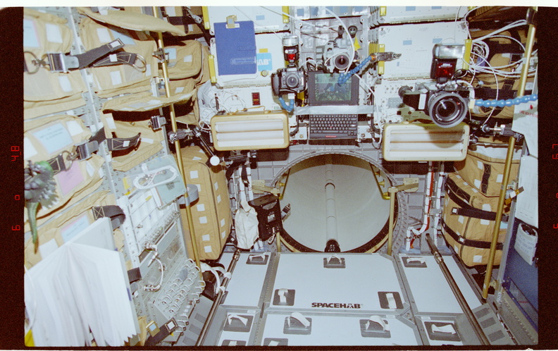 STS084-371-024.jpg