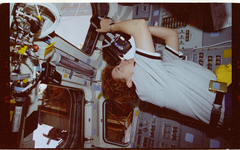 STS084-371-029.jpg