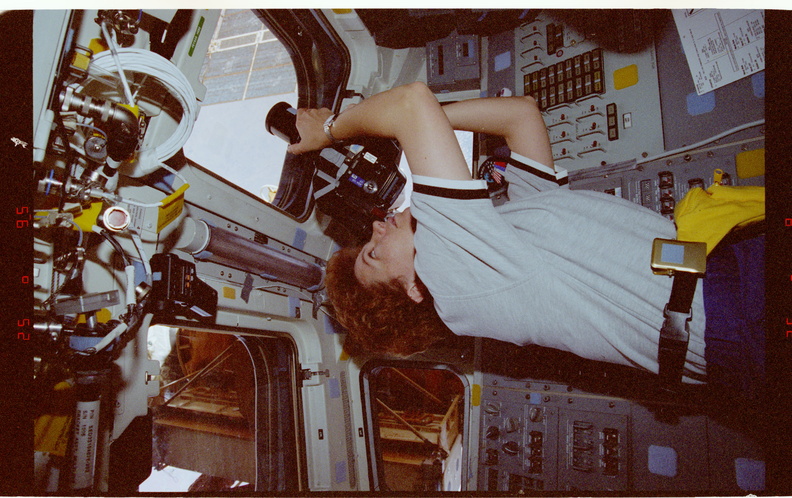 STS084-371-031.jpg