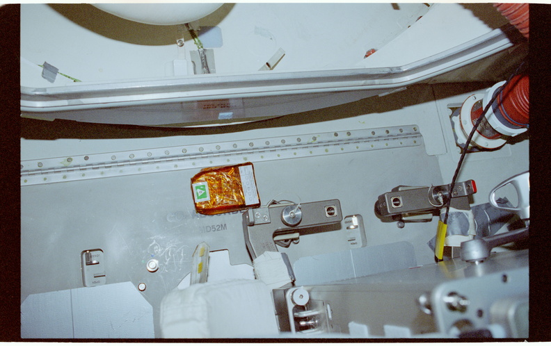 STS084-379-011.jpg