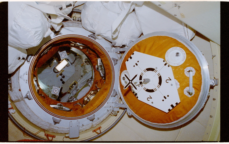 STS084-380-023.jpg