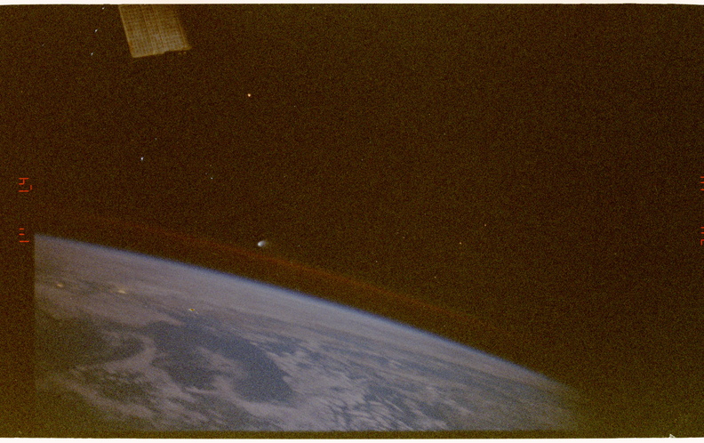 STS084-389-008.jpg