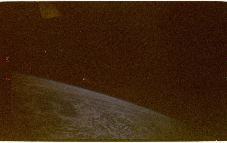 STS084-389-011.jpg