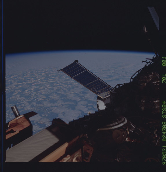 STS084-701-001.jpg