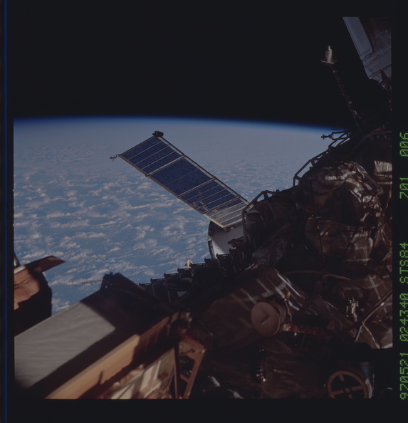 STS084-701-006.jpg