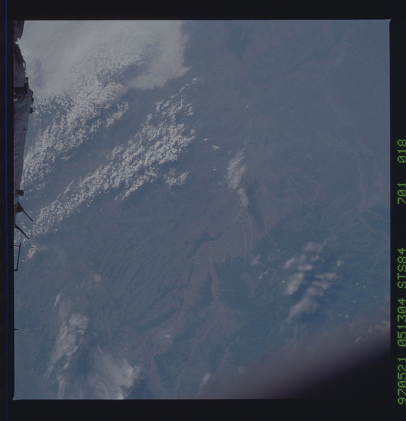 STS084-701-018.jpg