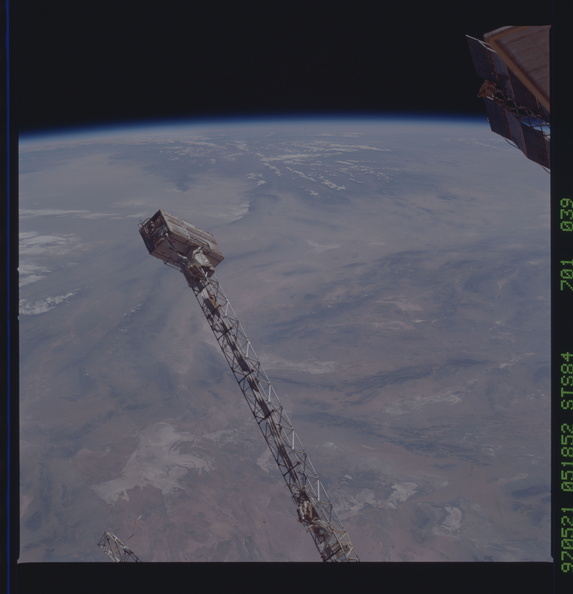 STS084-701-039.jpg
