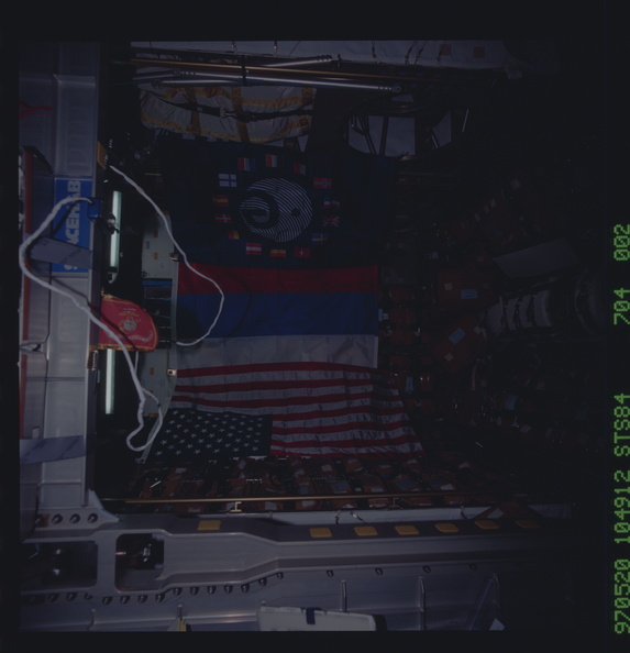 STS084-704-002.jpg