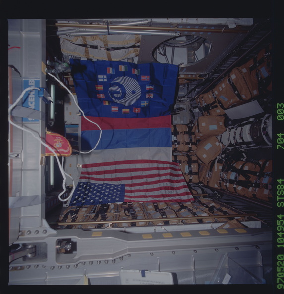 STS084-704-003.jpg