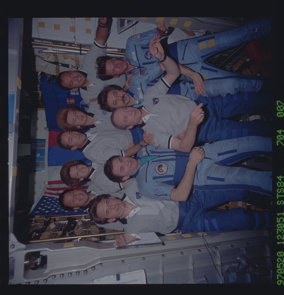 STS084-704-007.jpg