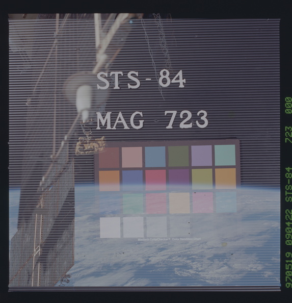 STS084-723-000.jpg