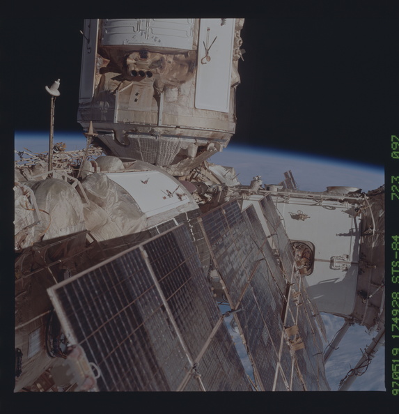 STS084-723-097.jpg