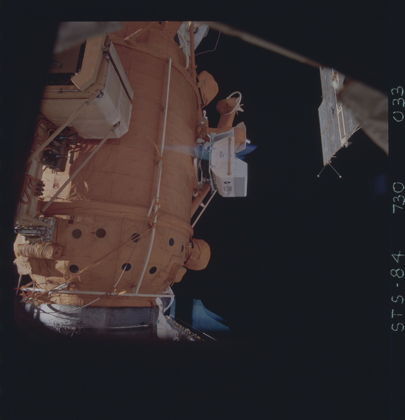 STS084-730-033.jpg