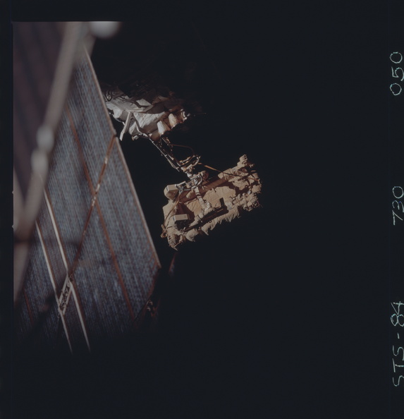 STS084-730-050.jpg