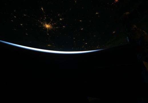 ISS071-E-695407